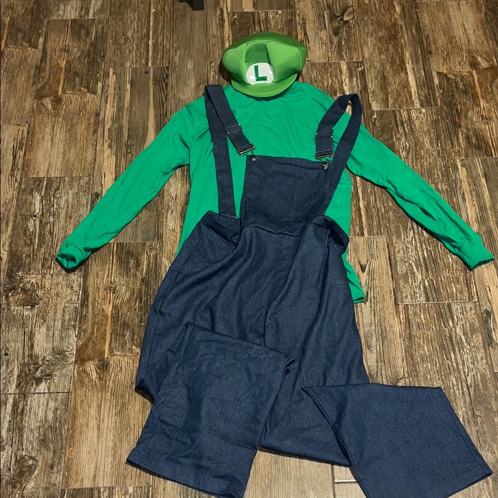 Size S/M Mario brothers Luigi Halloween/cosplay costume